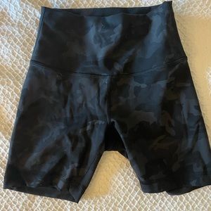 Wunder train lululemon shorts